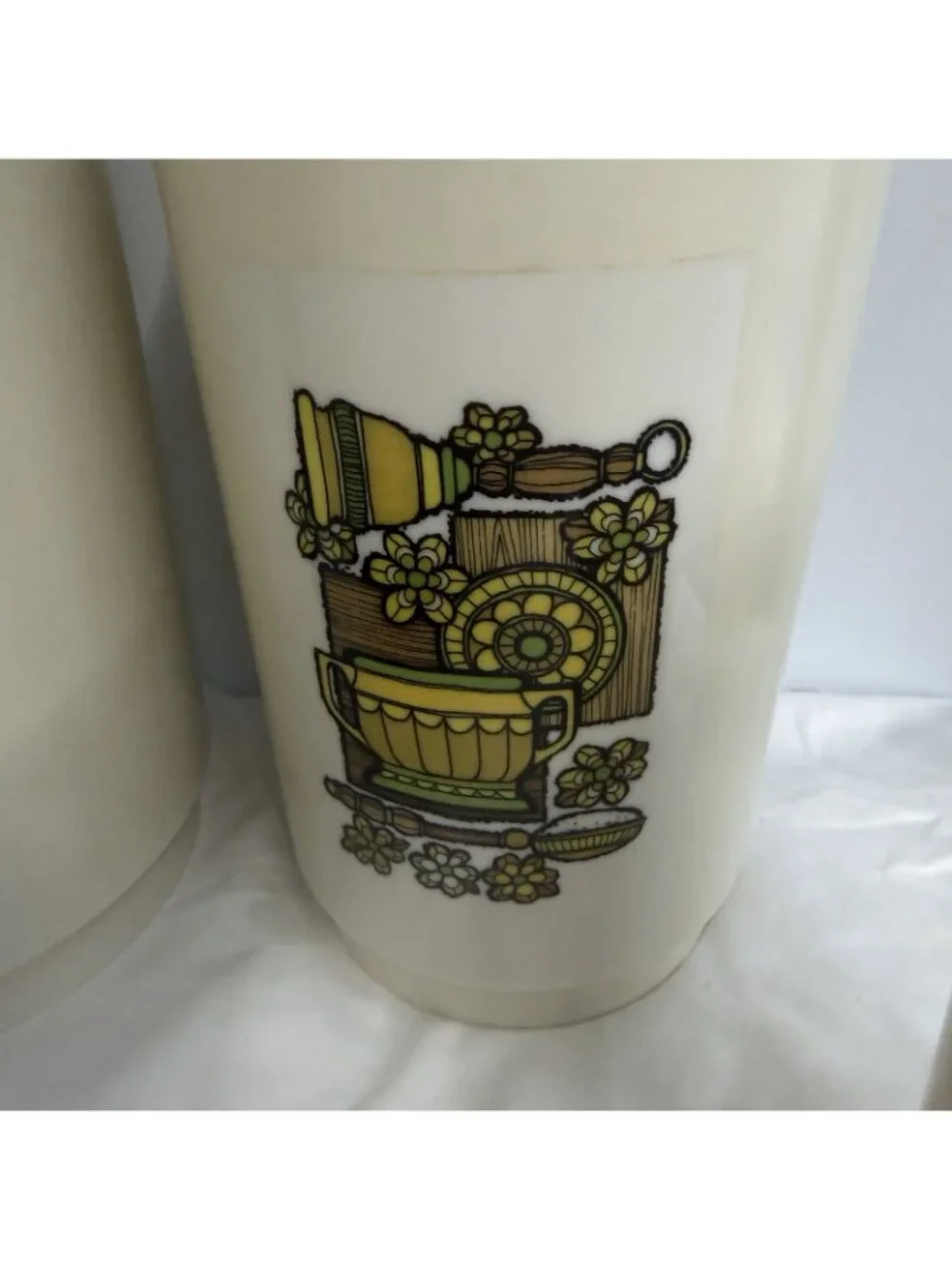 Vintage MCM Nesting Canisters Set of 4 Plastic Kitchen Gourmet 70s Retro Cream